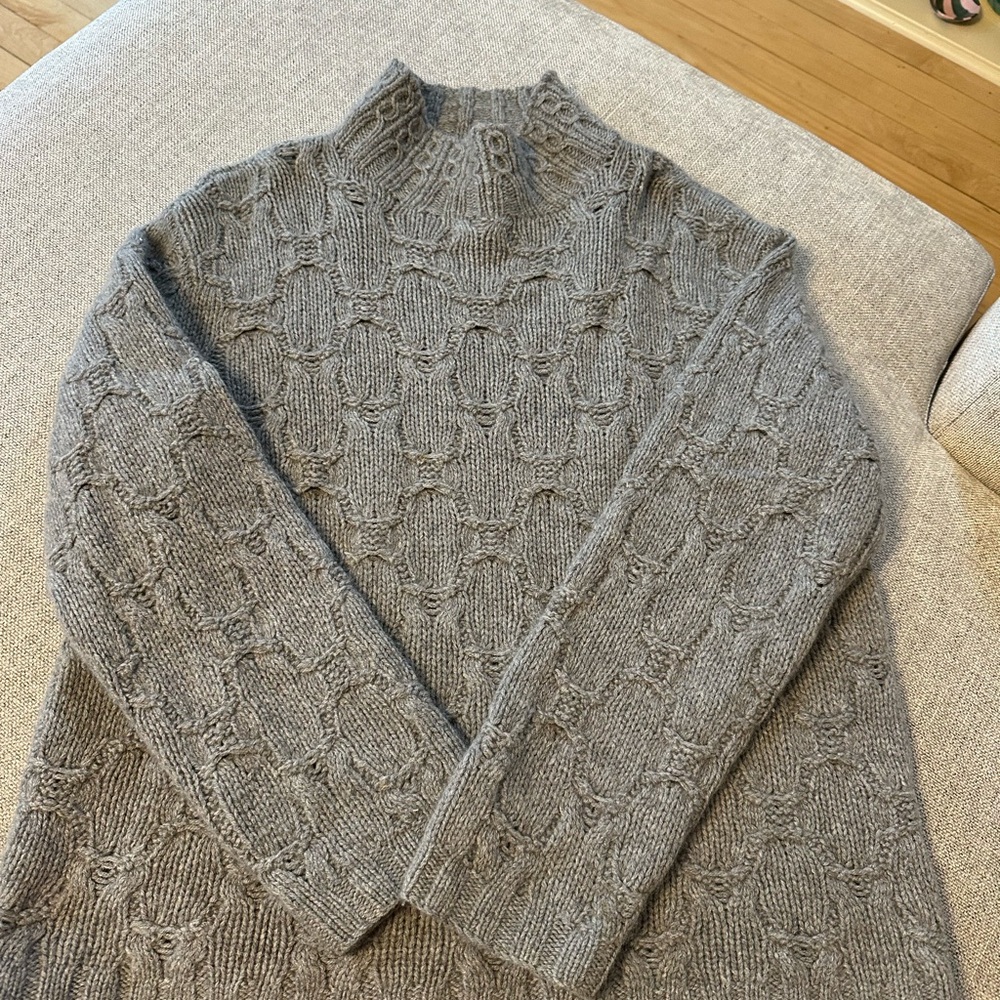 Women’s Gray Turtleneck Knit Cashmere Sweater
